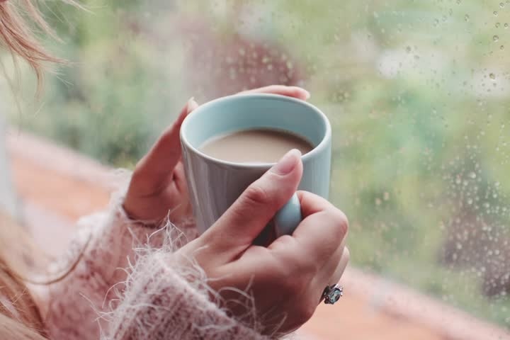 Rainy window warming coffee AnteAr